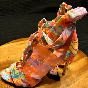 Gianni Bini floral laced heels| NWOB| 9.5